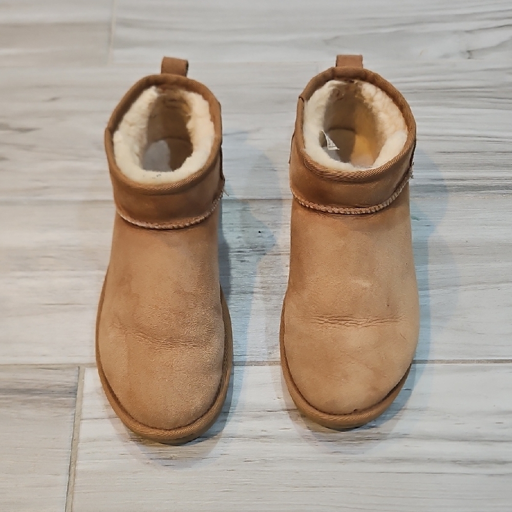 UGG Classic Ultra Mini